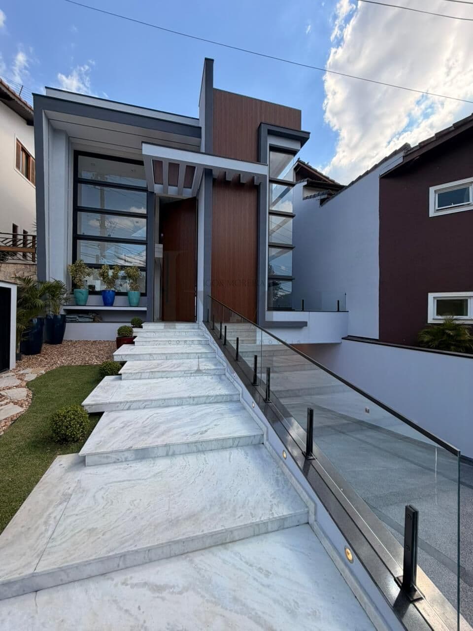 Casa Alto Padrão à Venda, Dentro do Condomínio Aruã