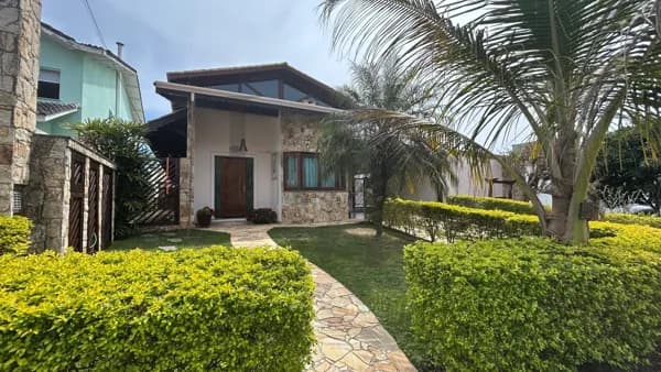 Casa Alto Padrão à Venda, Dentro do Condomínio Aruã