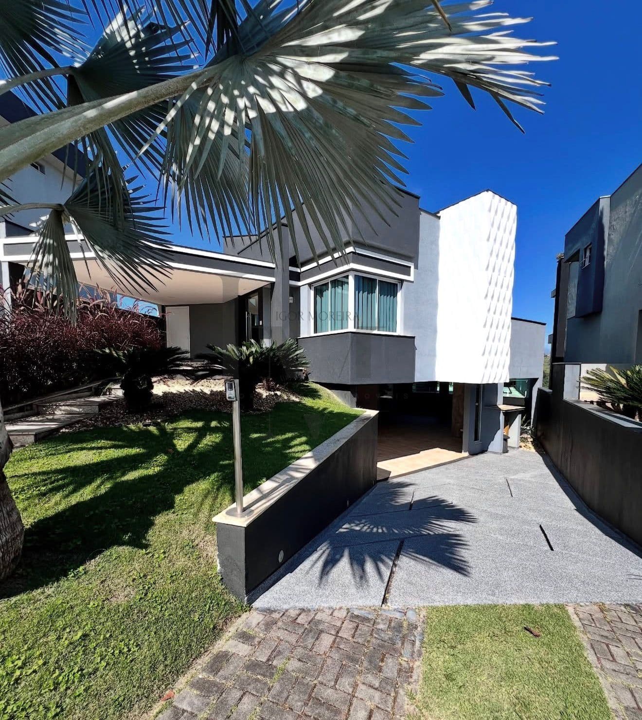 🏡 Casa Alto Padrão à Venda, Dentro do Condomínio Aruã Brisas