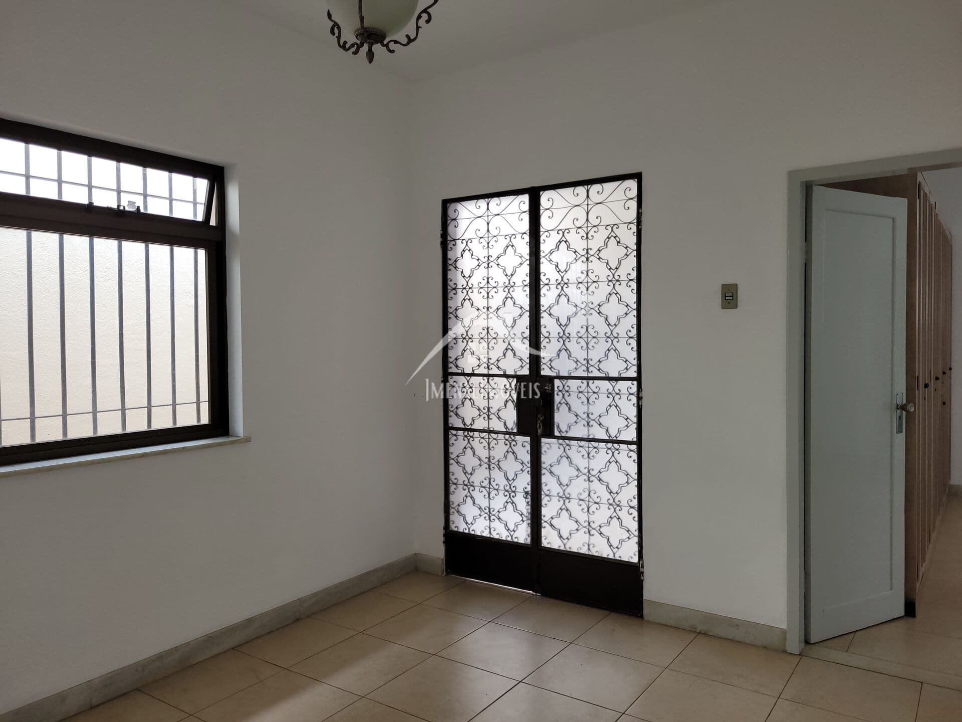 Casa à venda com 206m² | 3 quartos | 4 vagas
