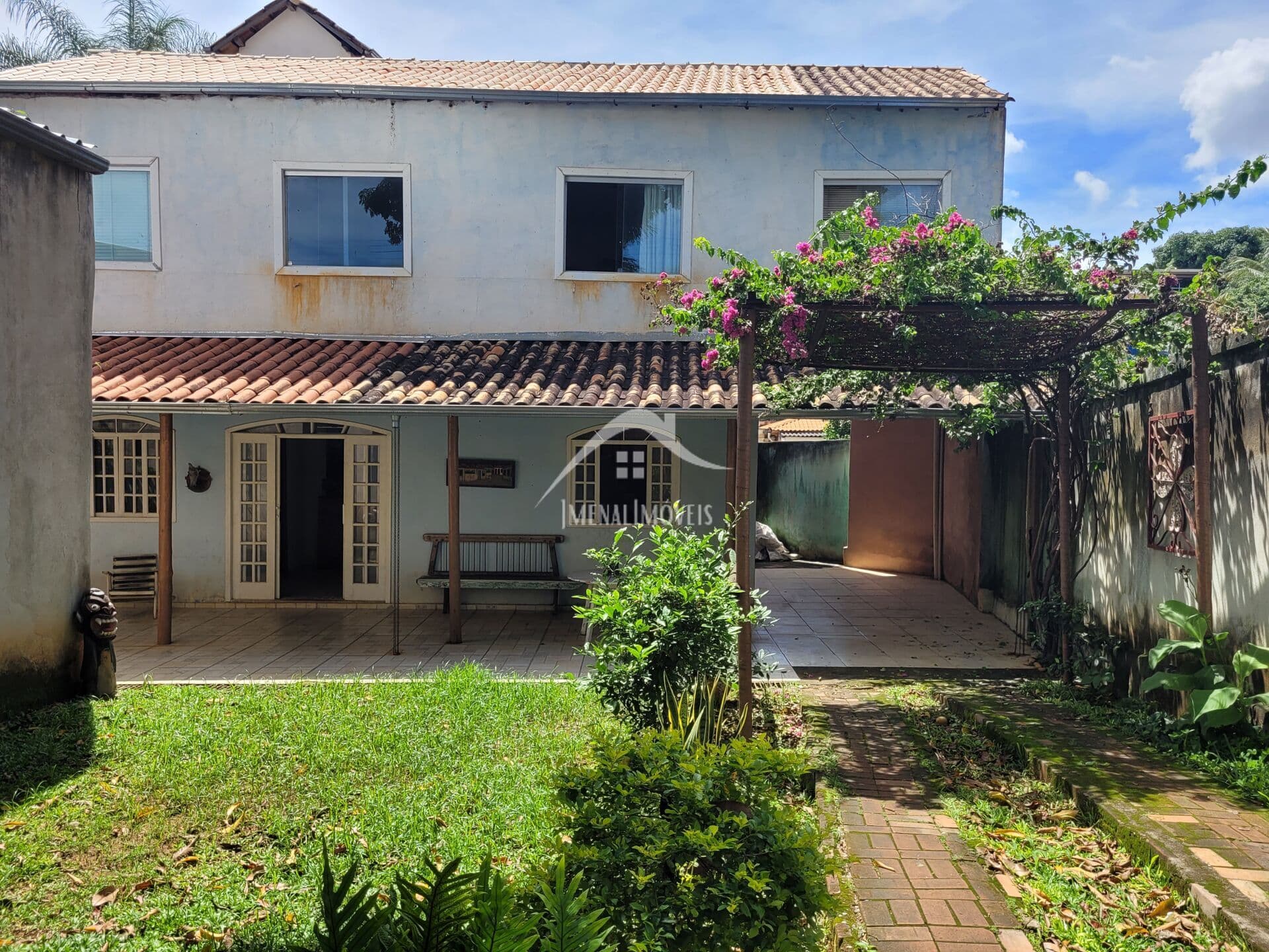 Casa Espaçosa à Venda no Betânia, BH