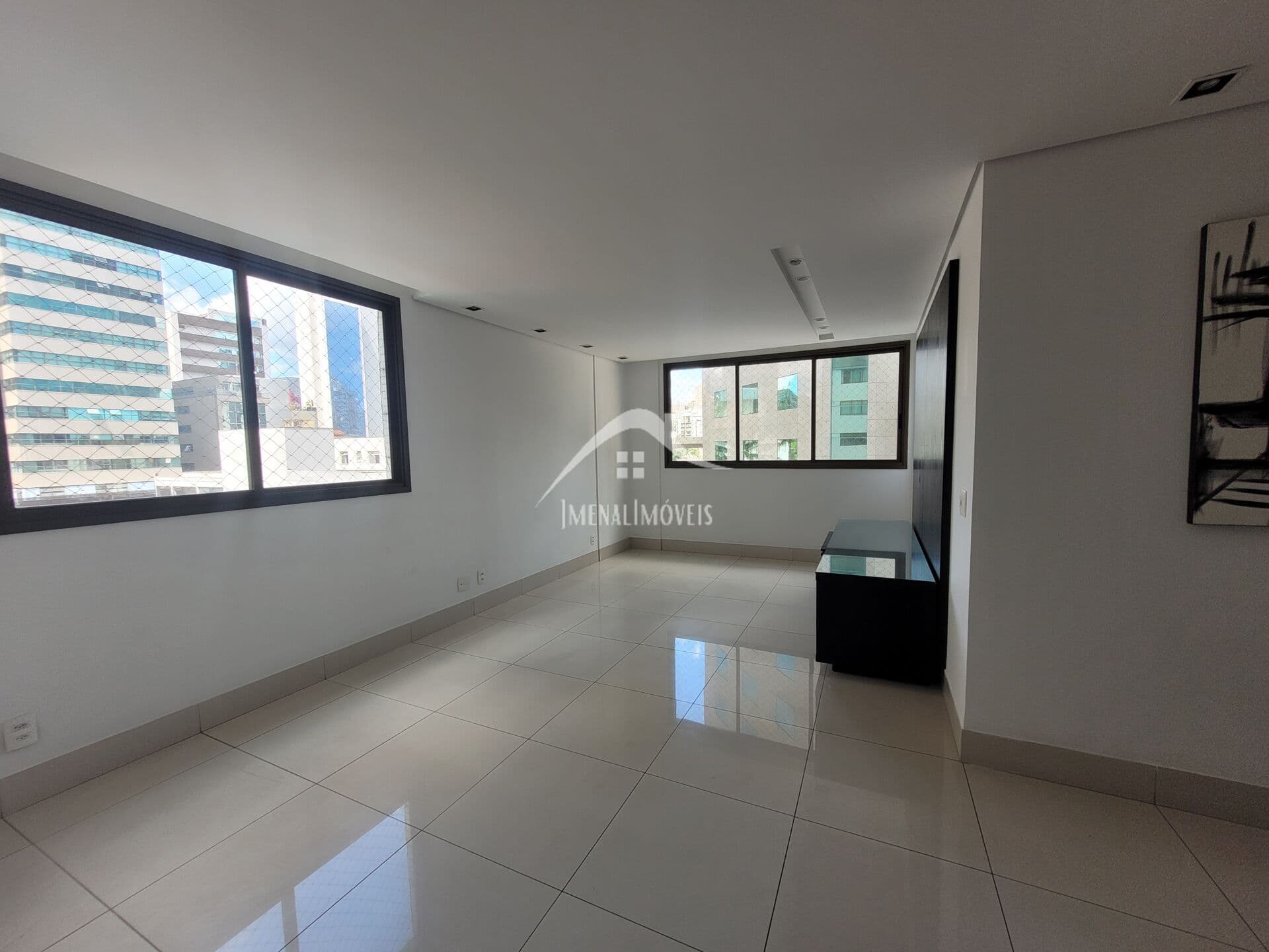 Apartamento na Savassi, sofisticado, amplo e pronto para morar