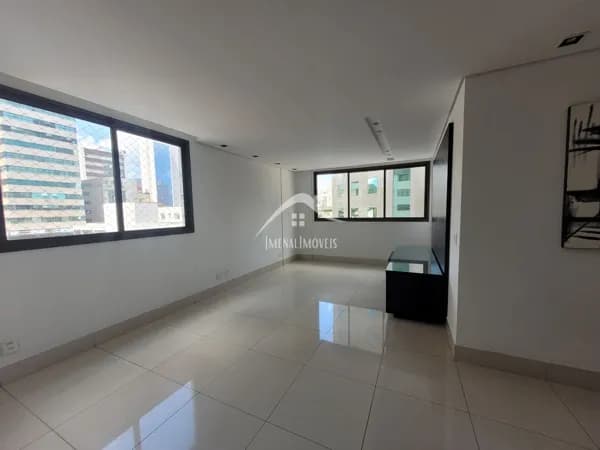Apartamento na Savassi, sofisticado, amplo e pronto para morar