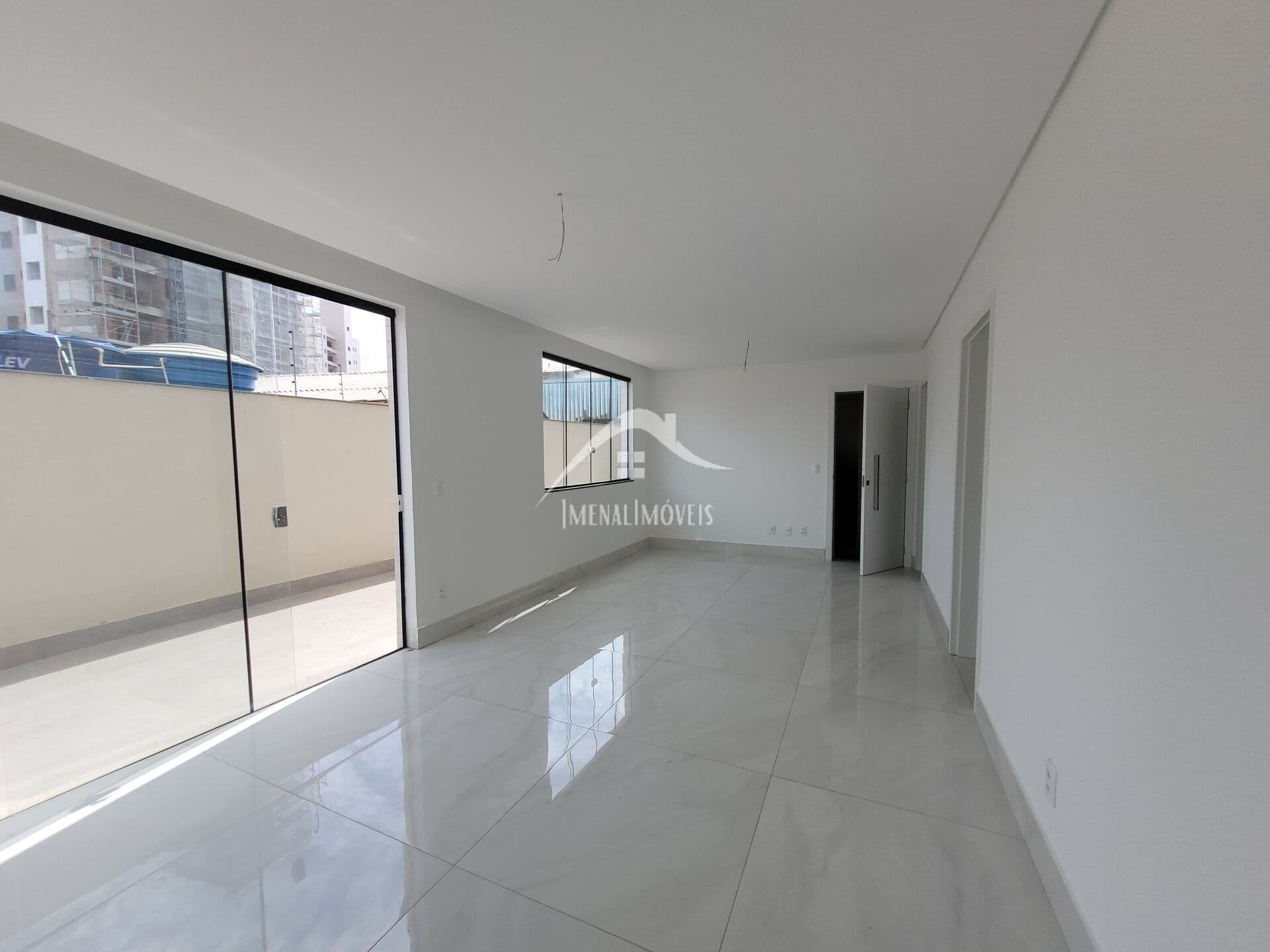 Apartamento 207m² com 122 m² de área privativa | 3 quartos | 1 suíte | 2 vagas livres
