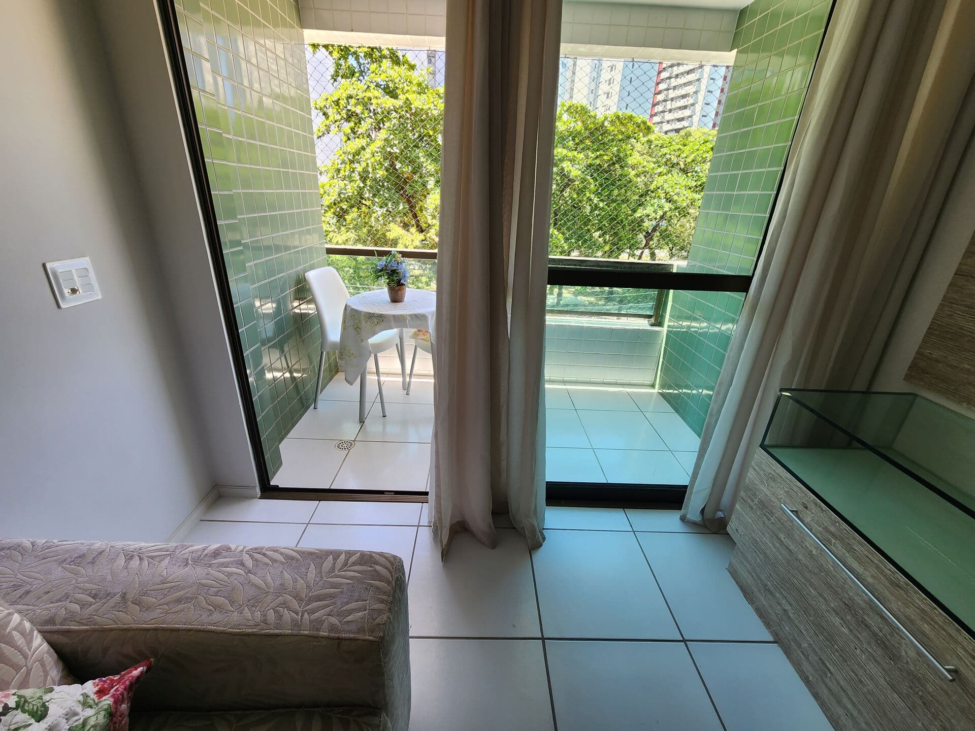 Apartamento 3 quartos(1 suíte),150m da praia, piscina