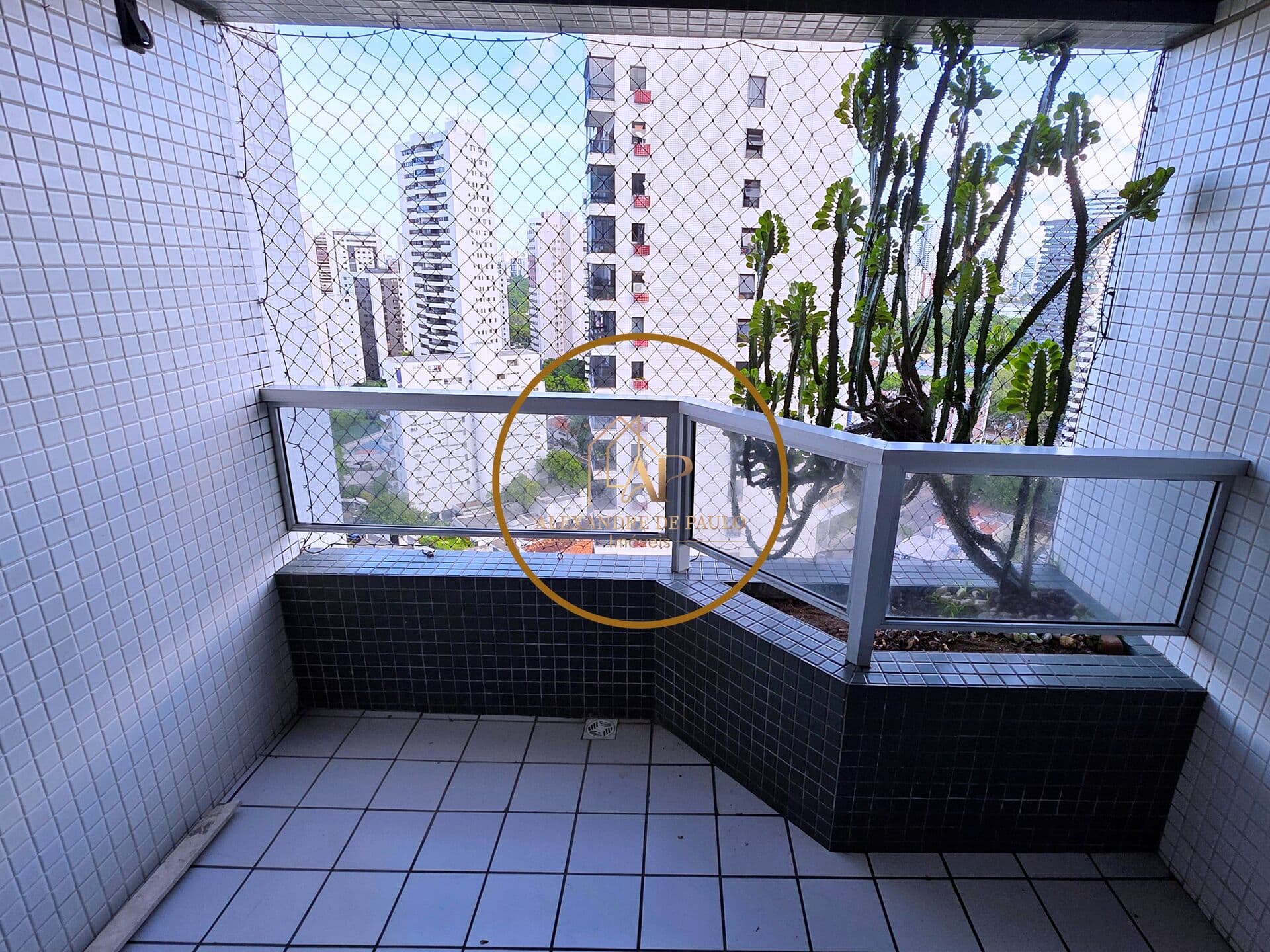 ApartamImóvel para aluguel tem 75 metros quadrados com 2 quartos em Tamarineira - Recife - PEento Padrão