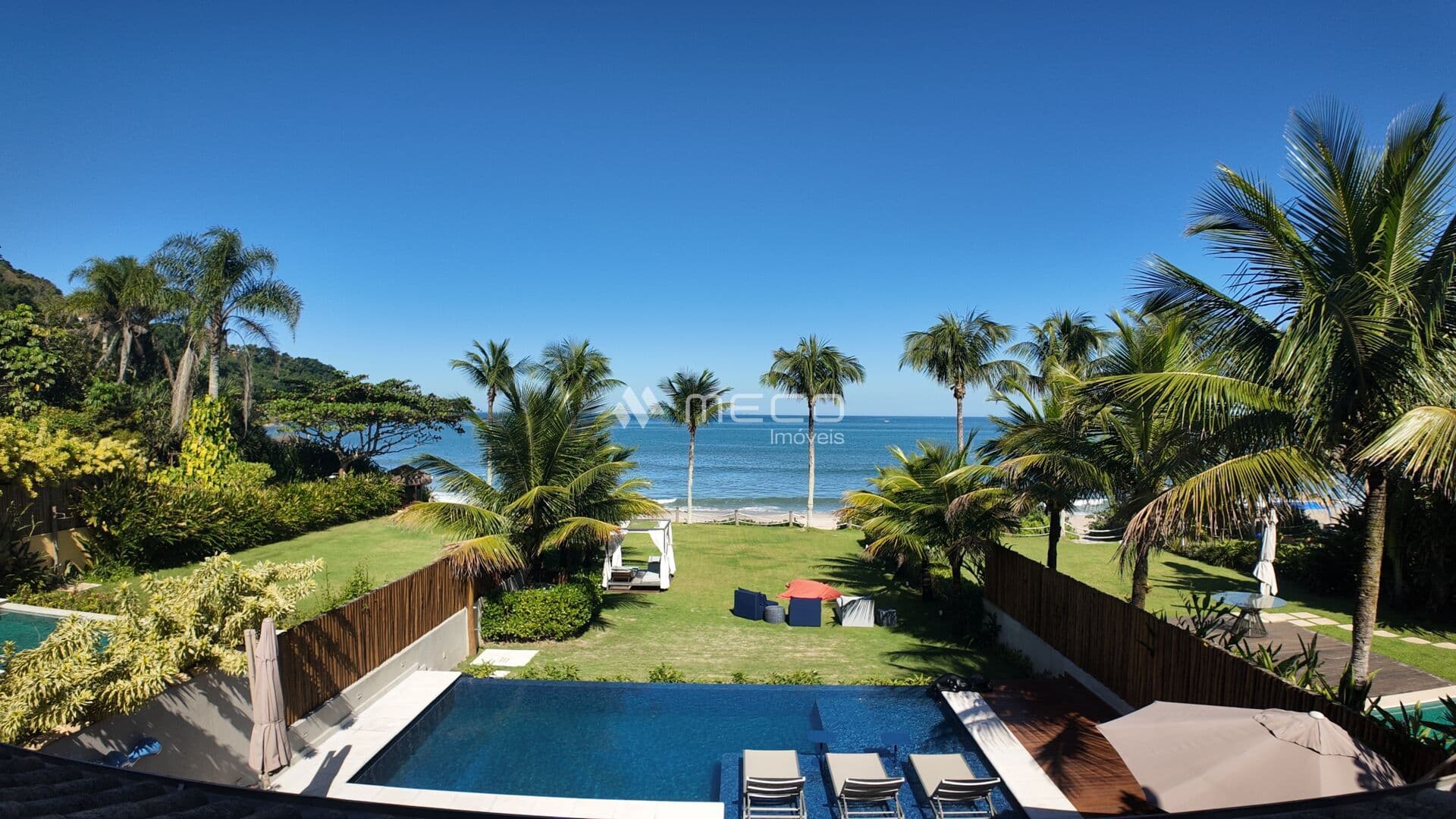 Casa em Condomínio Camburizinho Pé na areia