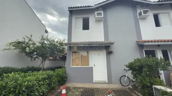Sobrado em condomínio
