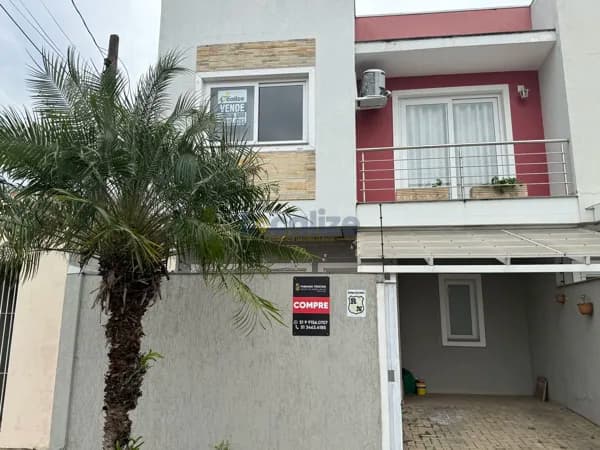 Sobrado com 03 dormitórios | Bairro Niterói