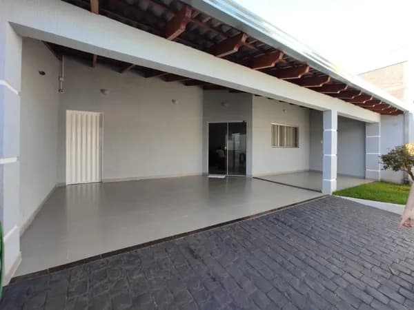 Linda Casa no Jardim Botânico – Conforto e Segurança para Sua Família!