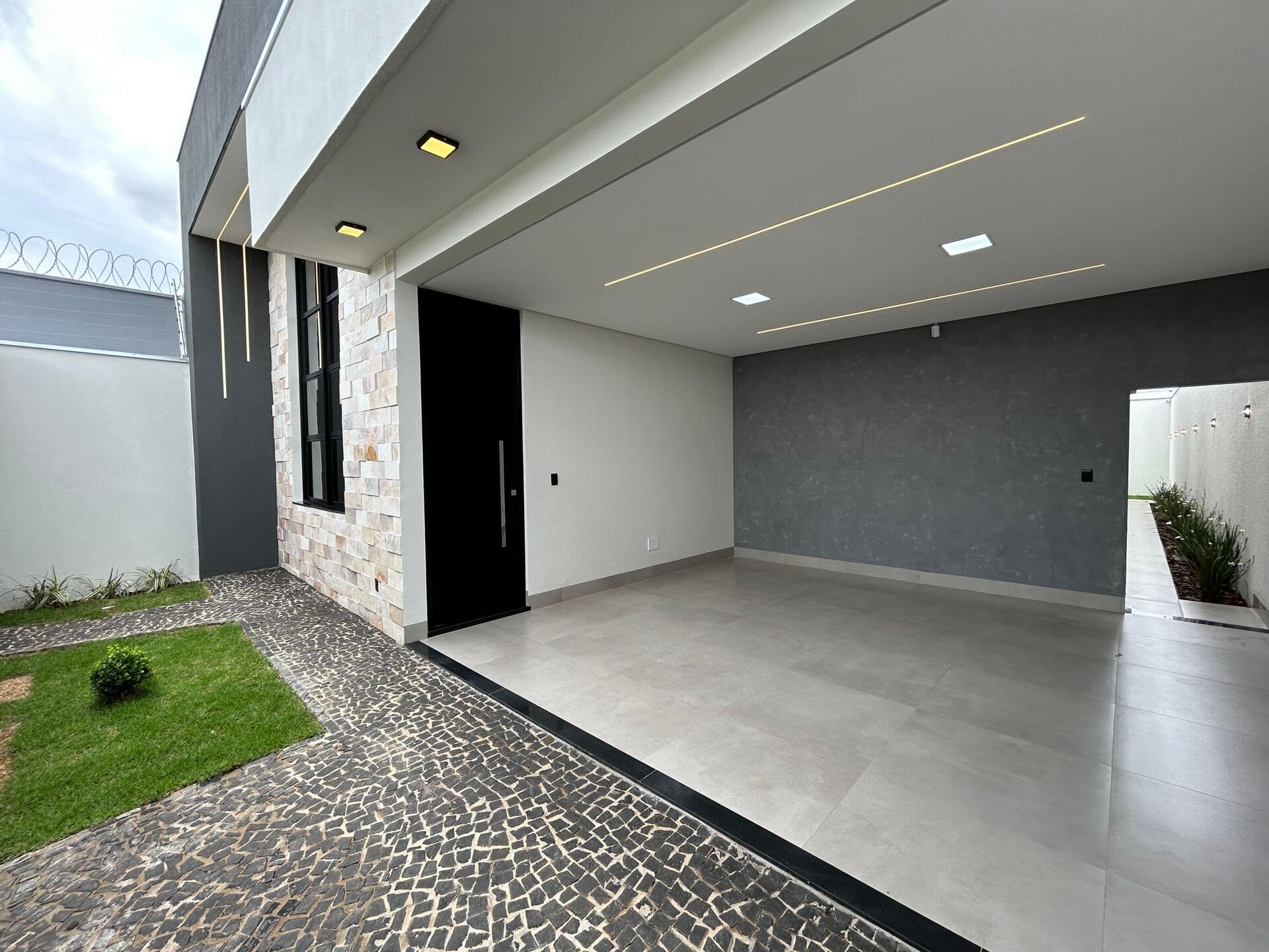 🖤 A casa dos seus desejos existe. E está pronta para te receber.