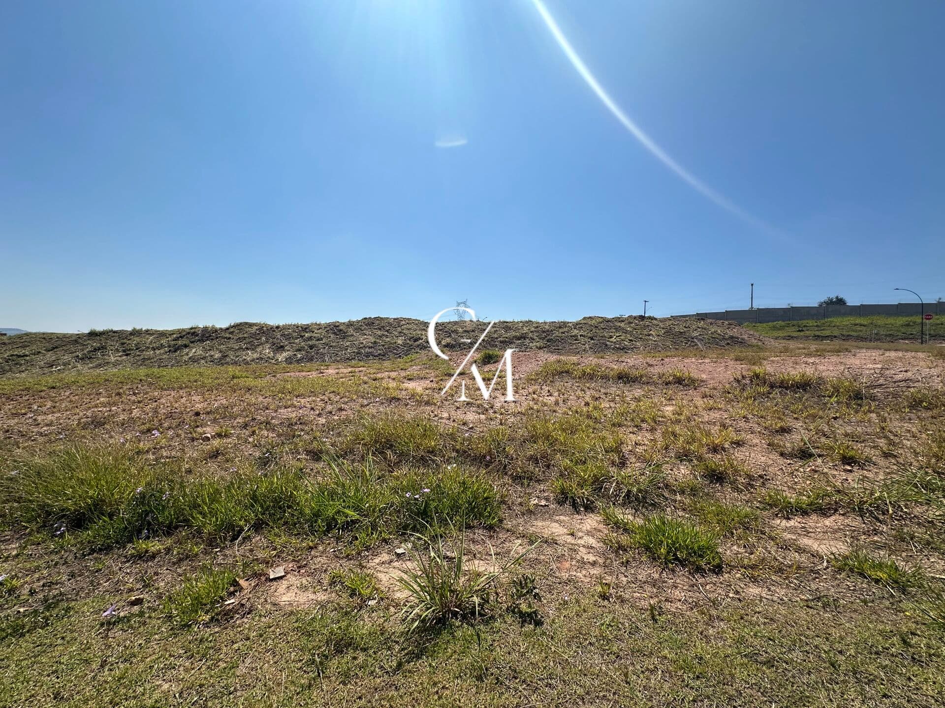 Terreno à Venda em Condomínio Portal dos Lagos em Jundiaí/SP