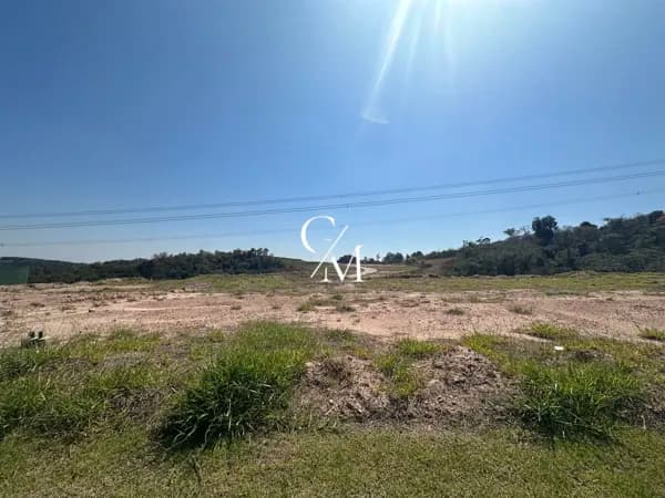 Terreno à Venda em Condomínio Portal dos Lagos em Jundiaí/SP