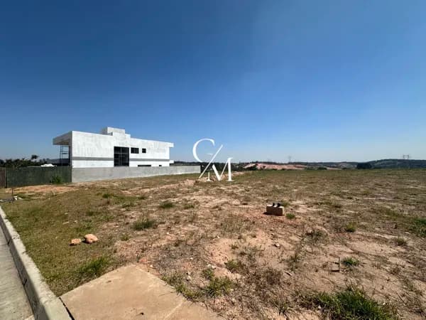 Terreno à Venda em Condomínio Portal dos Lagos em Jundiaí/SP