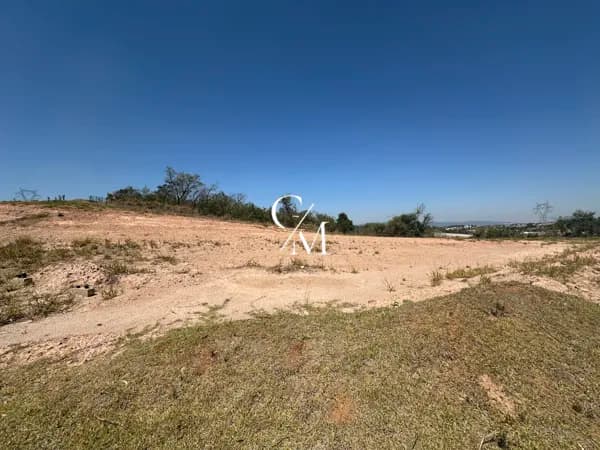 Terreno à Venda em Condomínio Portal dos Lagos em Jundiaí/SP