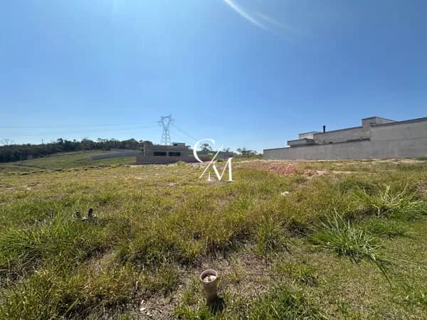 Terreno à Venda em Condomínio Portal dos Lagos em Jundiaí/SP