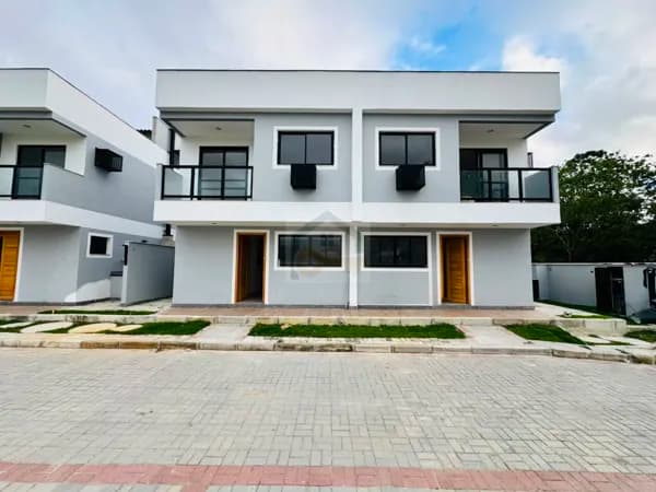 Duplex Moderno em Condomínio Exclusivo