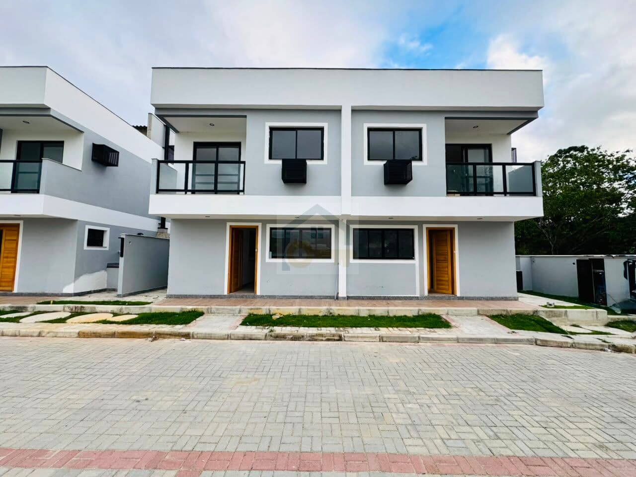 Duplex Moderno em Condomínio Exclusivo