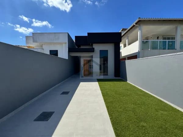 Casa Moderna com 3 Quartos a Poucos Metros da Praia – Praia de Itaipuaçu | R$ 690.000