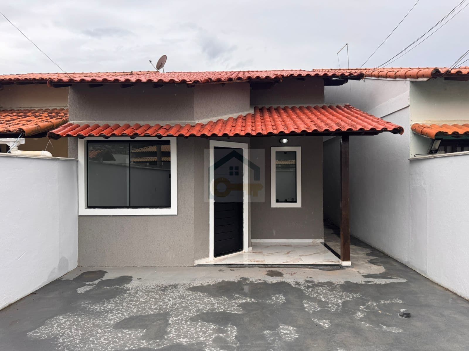 Belíssima casa modernizada a sua espera!