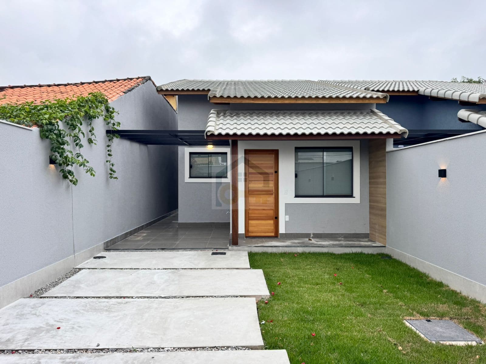 Casa Padrão 1 quadra da Praia