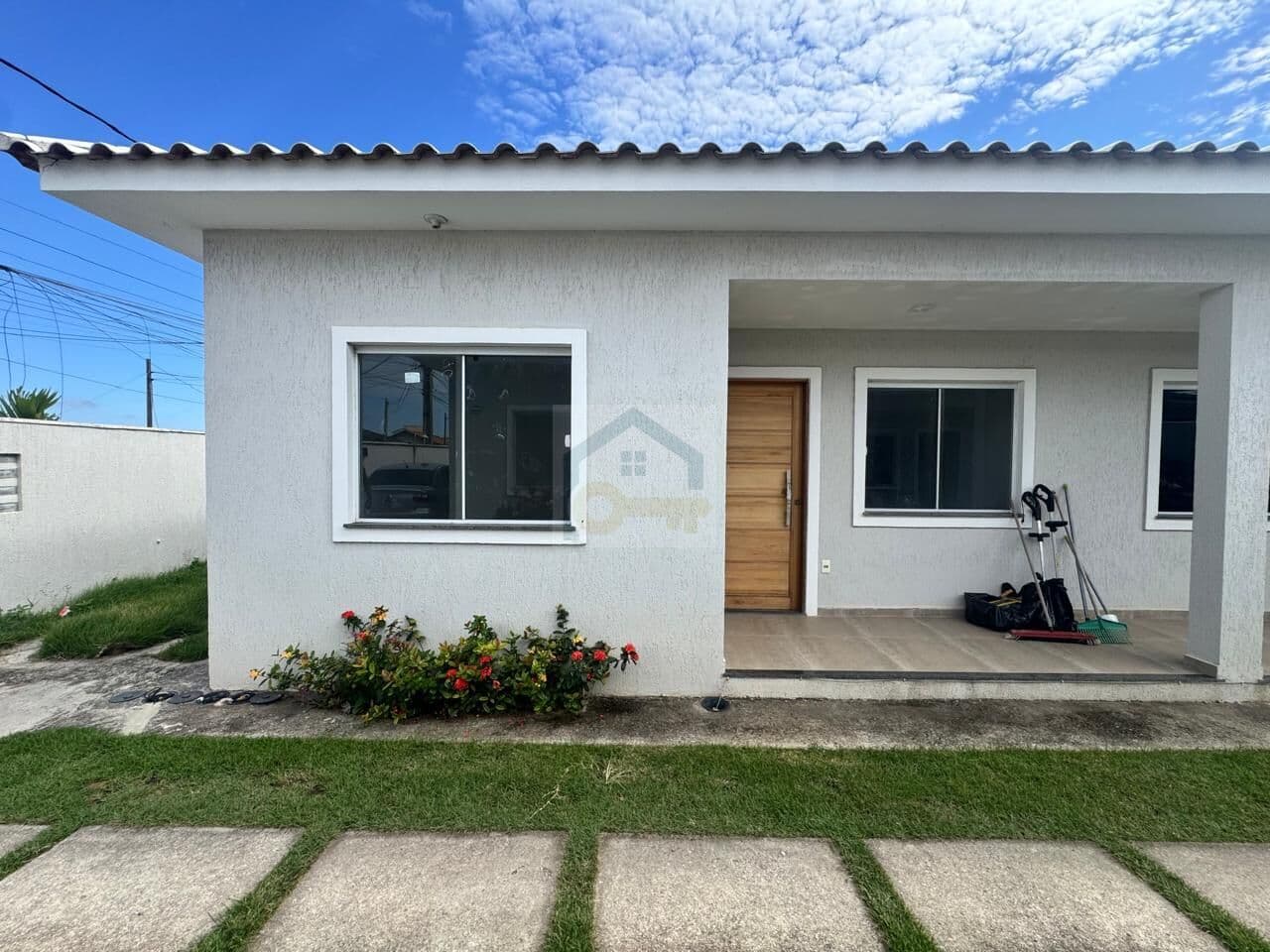 Casa Nova em Condomínio – 2 Quartos (1 Suíte) a 400m da Praia | Jardim Atlântico Leste – Itaipuaçu | R$ 300 mil