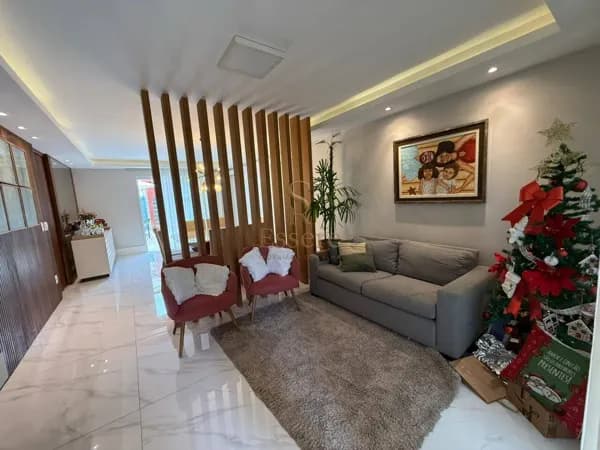 Casa Alto Padrão 4 suítes em condomínio fechado com piscina privativa .