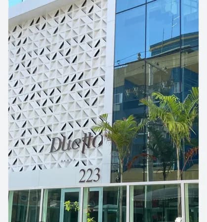 Apartamento Luxo 2 quarto e Varanda com 87m2, na Barra com Vista Frontal Mar, Andar Alto | Por