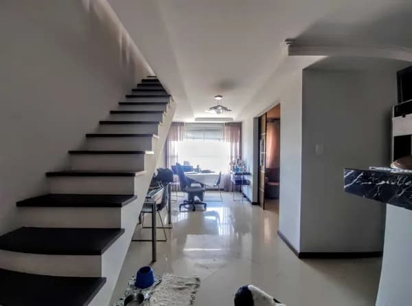 Apartamento Cobertura à venda com 2 quartos - Rio Vermelho