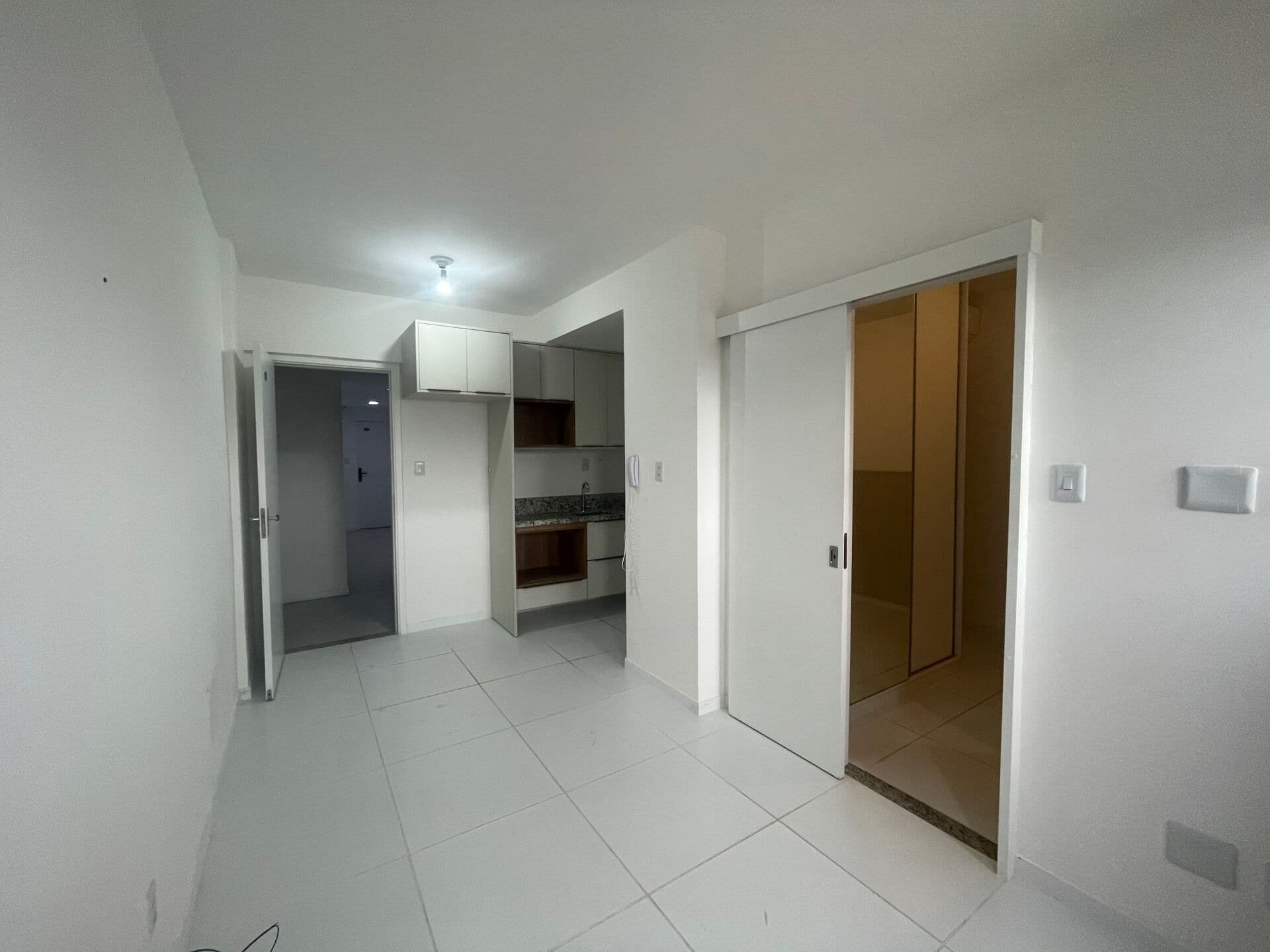 Alugo Apartamento Studio em Imbuí life , Próximo ao metrô e as faculdades da Palalela em Salvador/BA