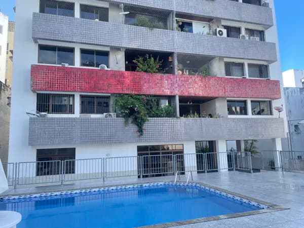 Alugo apartamento 3/4 semi mobiliado com portaria 24h , Varanda e suíte no Rio Vermelho.