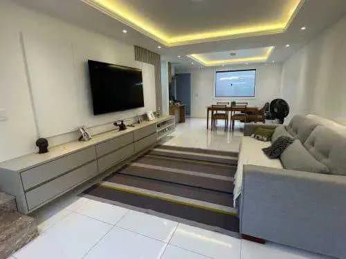 Casa Duplex, Fino Acabamento, 3/4 Suítes, 160m2, 3 Vagas, em Cond. com piscina, Buraquinho/Miragem, Lauro de Freitas / BA, ponto de referência Colégio Adventista e Sartre
