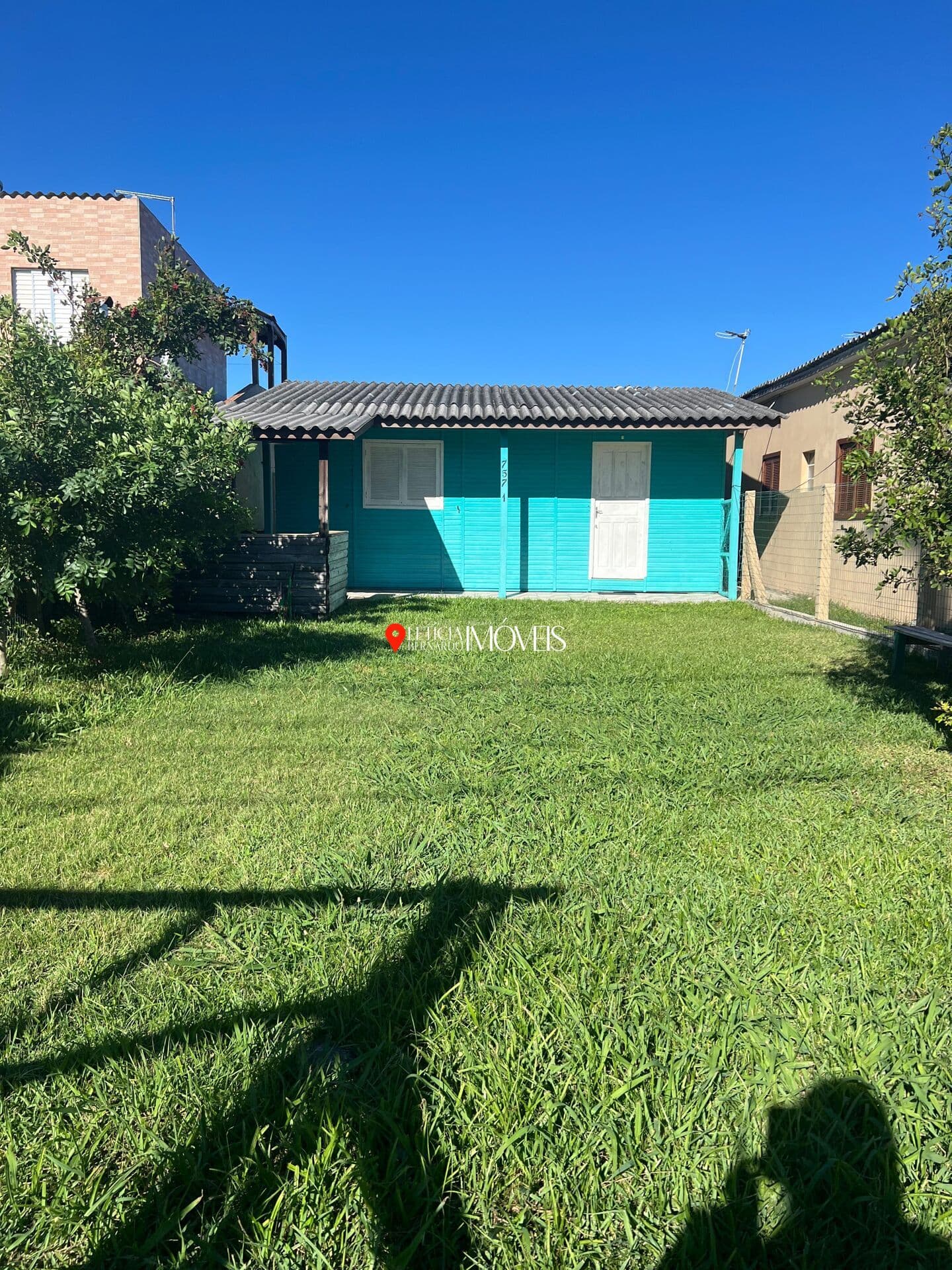 Casa de madeira em excelente localização – 300 metros do mar | Balneário Pinhal