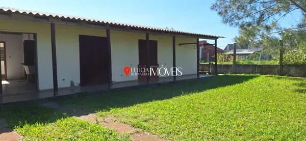 CASA COM 3 KITNETS À VENDA – BALNEÁRIO PINHAL R$ 155.000,00