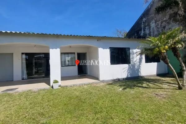 CASA REFORMADA NO CENTRO - POR R$ 330.000