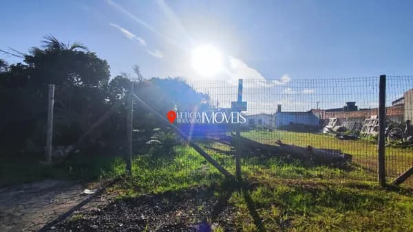 Terreno Amplo no Centro de Balneário Pinhal – 720m²