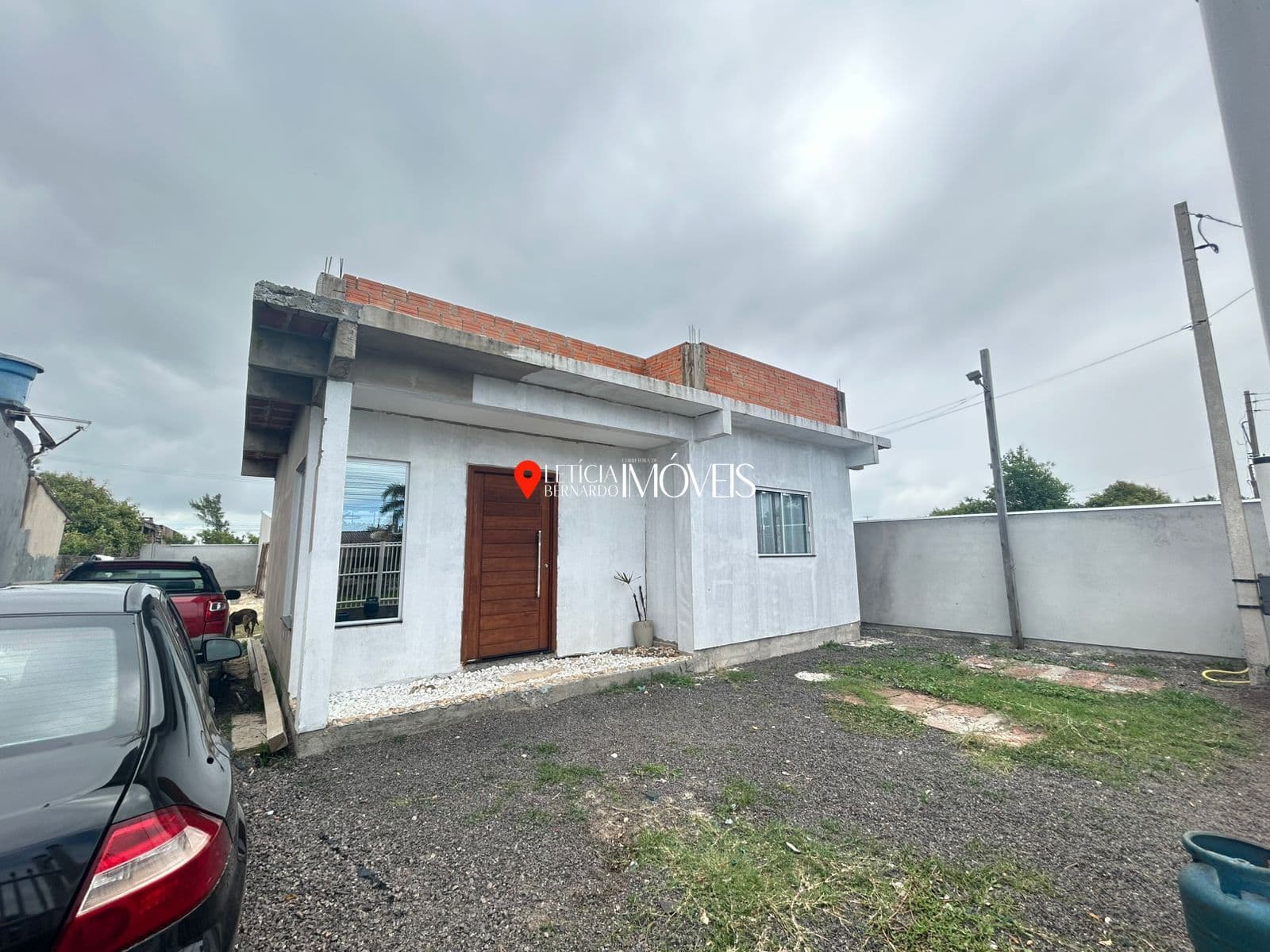 Casa Moderna à Venda em Balneário Pinhal!