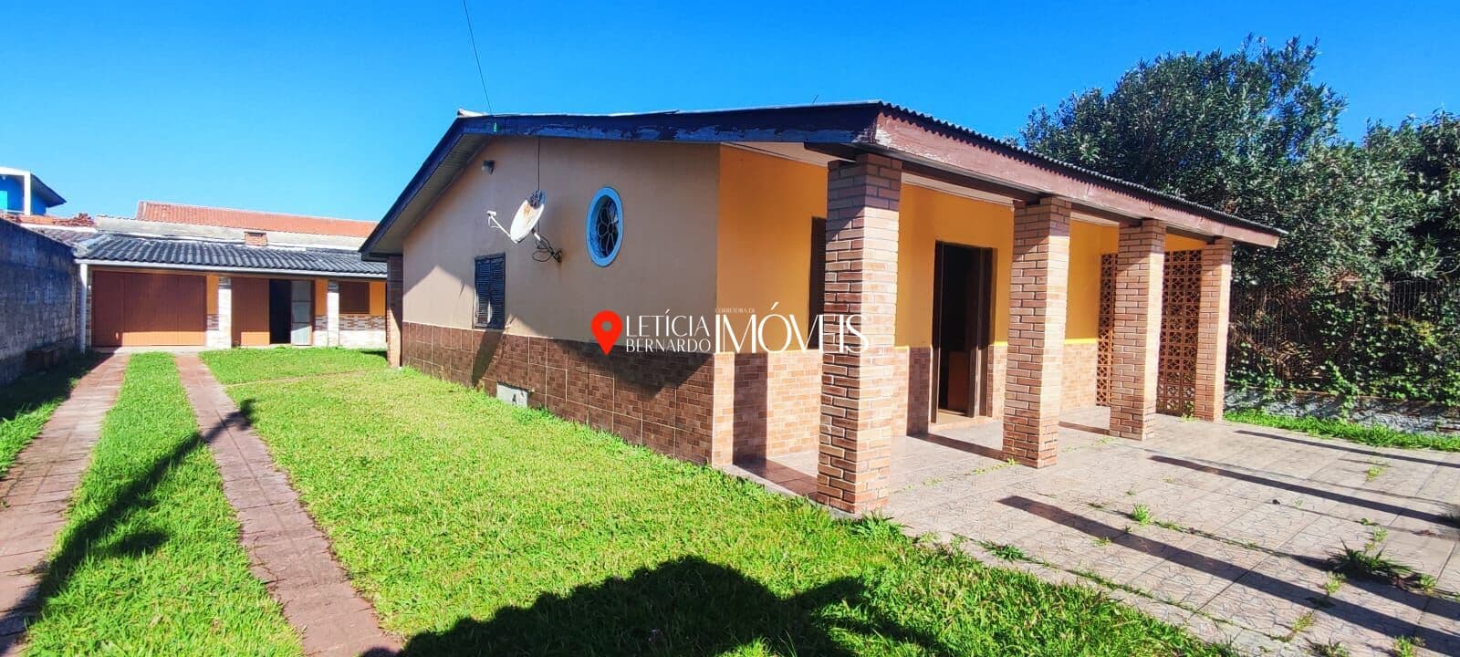 🏡 Casa com anexo no centro de Balneário Pinhal – R$ 291.000,00