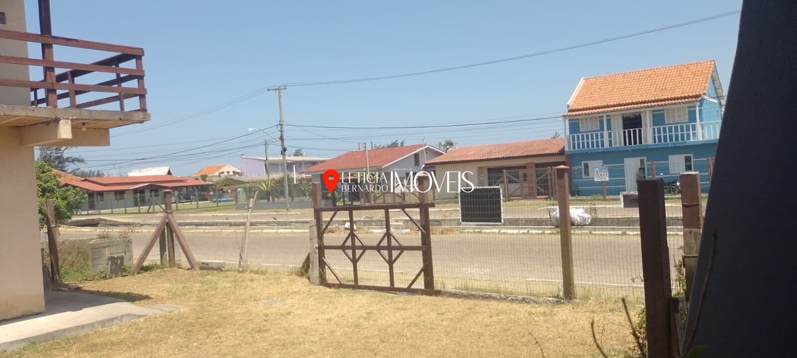 Casa à Venda no Centro de Balneário Pinhal Uma quadra do mar