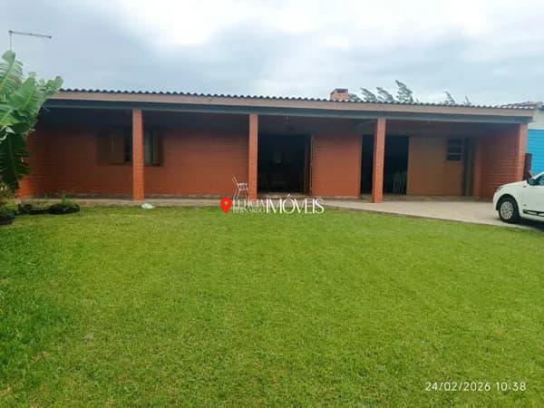 CASA À VENDA NO CENTRO DE BALNEÁRIO PINHAL – R$ 270.000,00