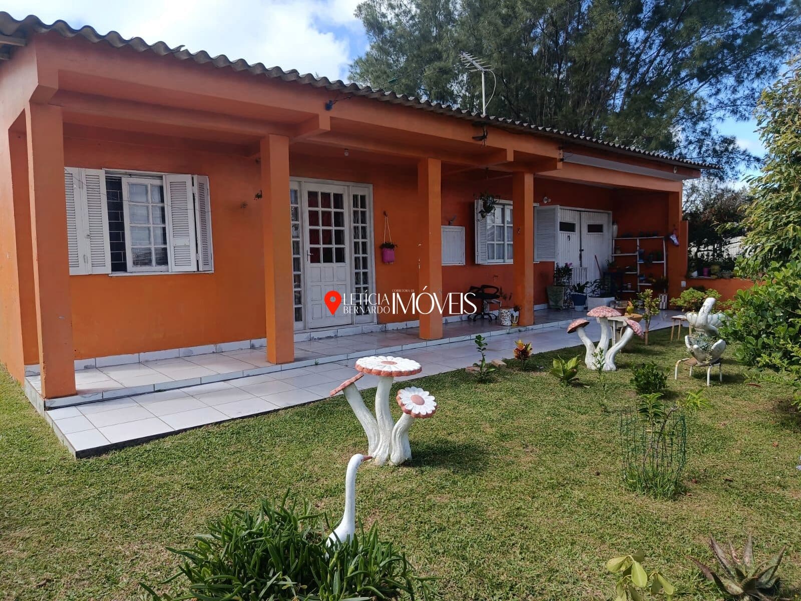 CASA COM ANEXO NO CENTRO – R$ 390.000,00 PRÓXIMA AO MAR