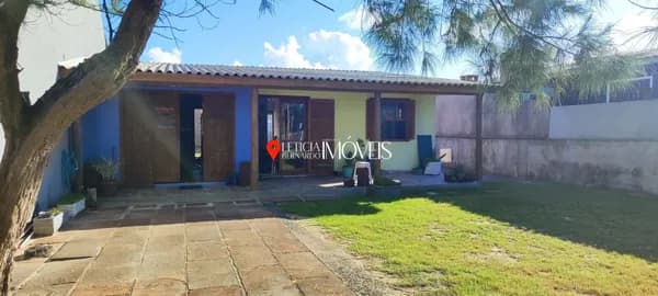 CASA PÉ NA AREIA À VENDA EM BALNEÁRIO PINHAL - R$ 195.000