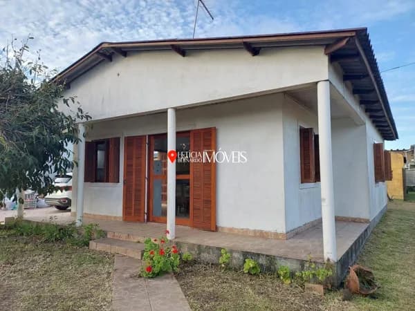 CASA NO CENTRO DE BALNEÁRIO PINHAL – R$ 324.000,00