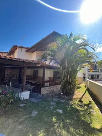 Linda casa a venda em condomínio perto da Feirinha em Rio das Ostras