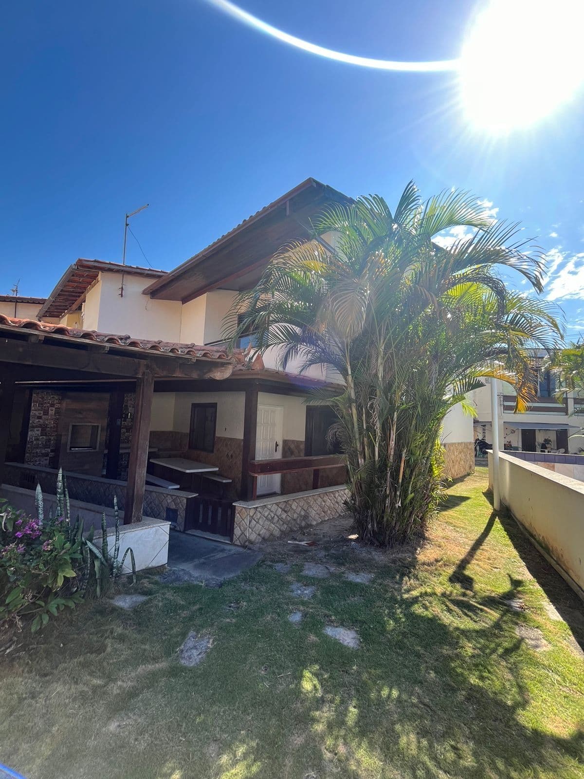 Linda casa a venda em condomínio perto da Feirinha em Rio das Ostras