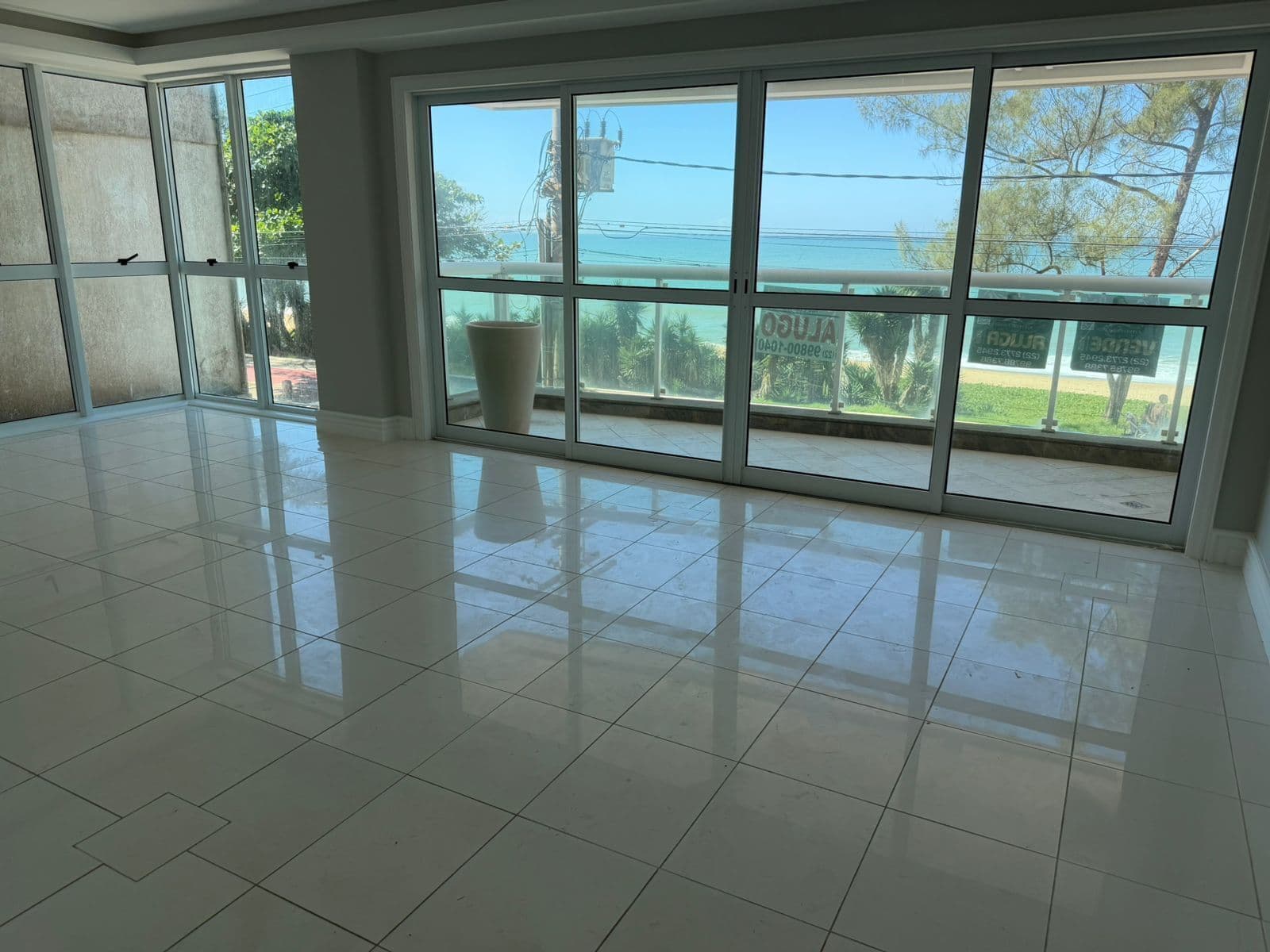 Apartamento frente mar com 3 quartos sendo 1 suíte, varanda, para venda em Praia do Pecado, Macaé/RJ