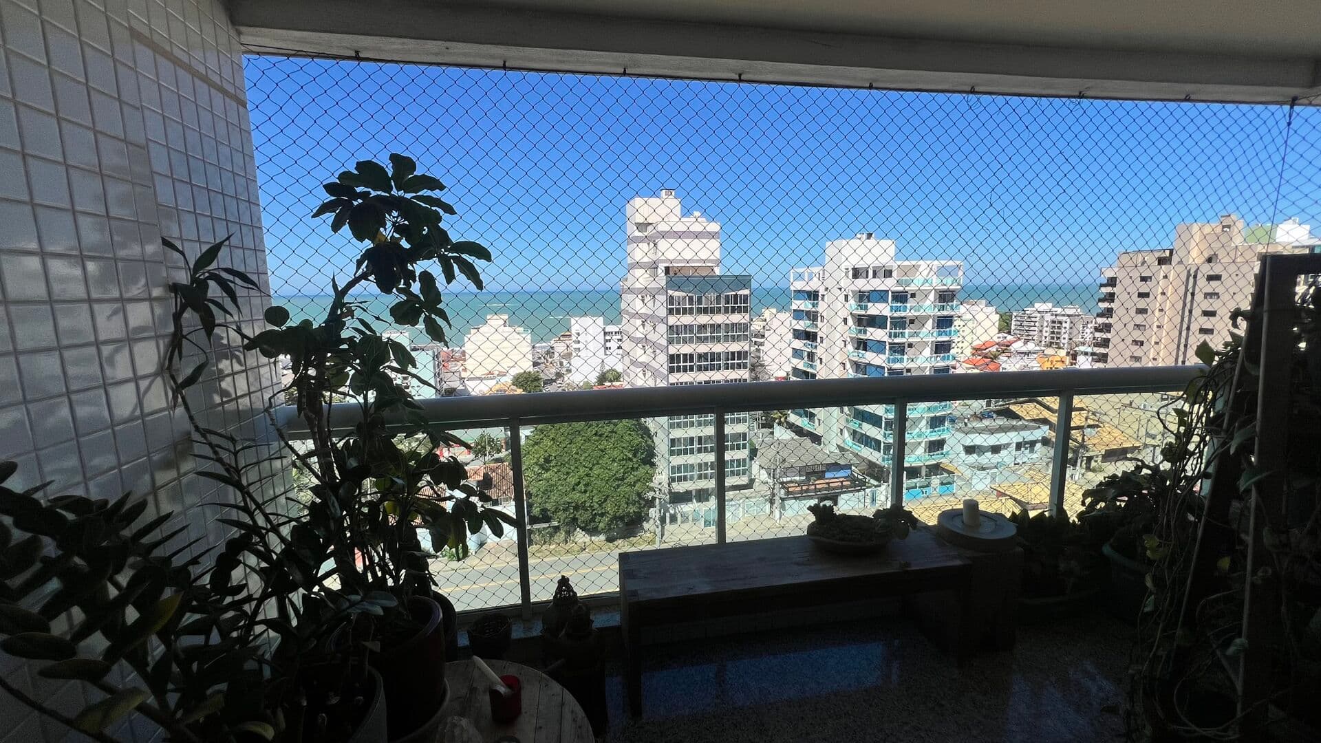 Apartamento de 3 quartos, 1 suíte, com planejados, andar alto e vista mar, no Edifício Diamond, em Glória, Macaé/RJ