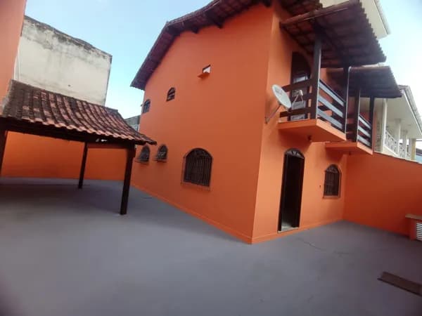 Casa Duplex com 3 quartos e vaga para 4 carros, não geminada, em Jardim Santo Antônio, Macaé/RJ