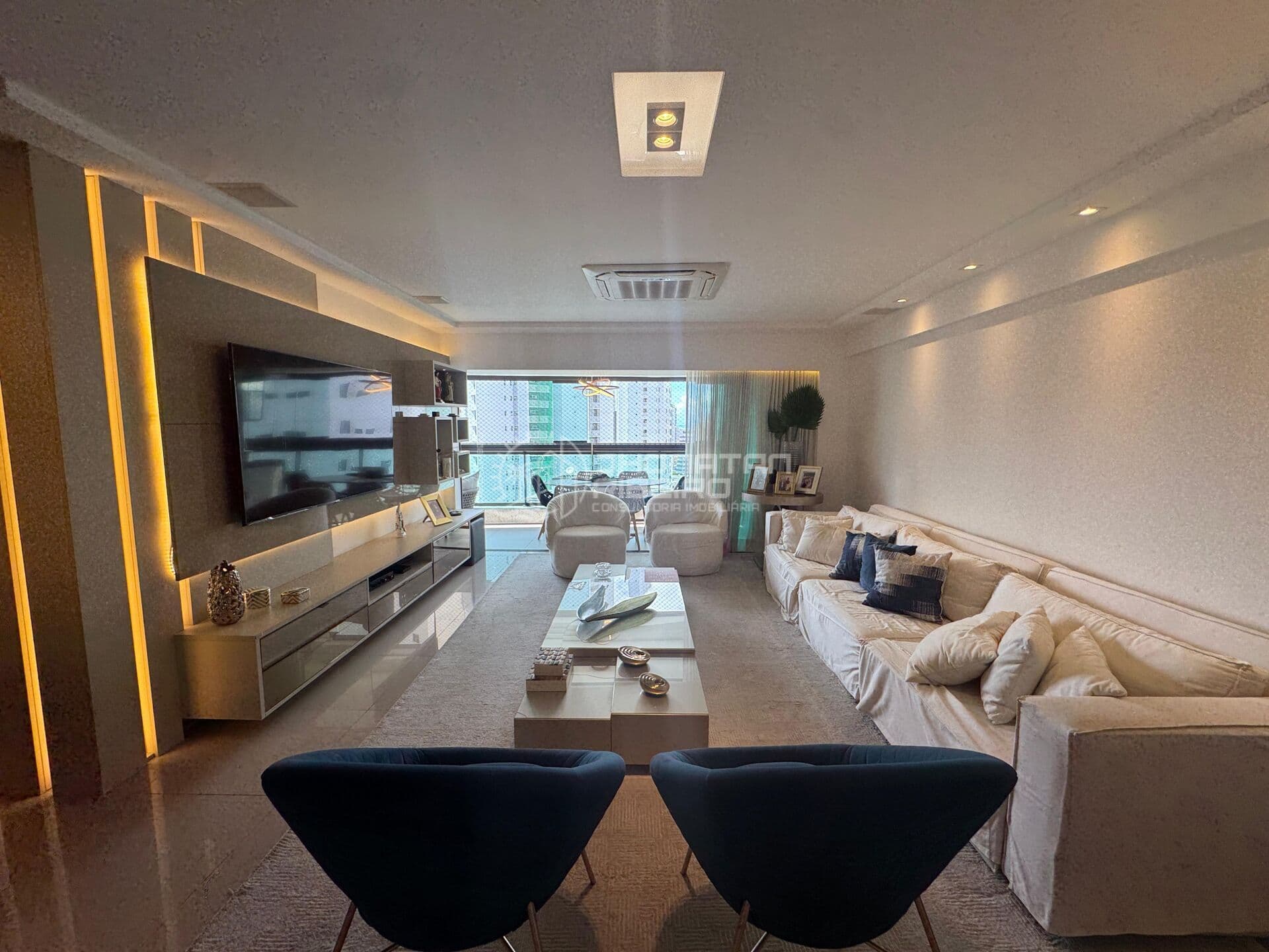Apartamento em Boa Viagem com 185m², 4 Suítes e 3 Vagas – Edf. Jardim das Tulipas