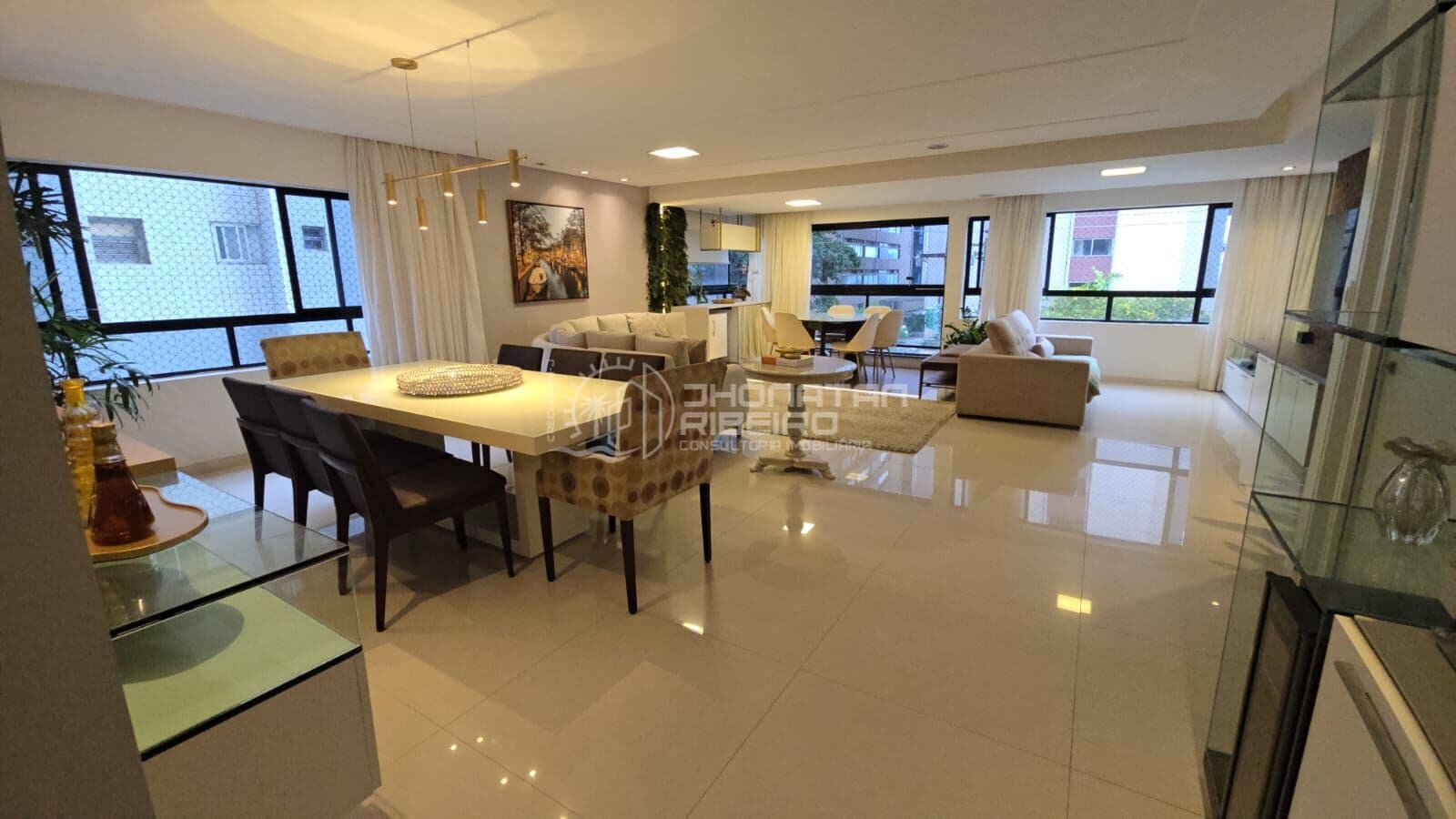 Apartamento em Boa Viagem - 4 quartos, 2 suítes, 190m² - Edf.Fernando da Fonte